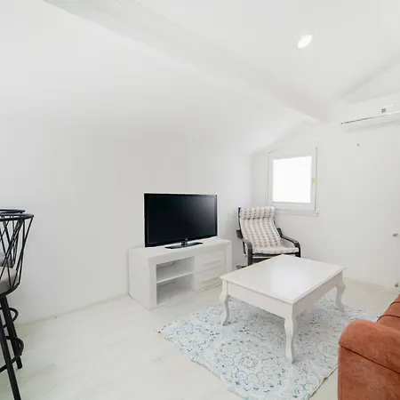 Flat With Balcony 10 Min To In * Фетхие