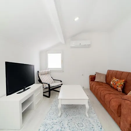 Flat With Balcony 10 Min To In Апартаменты *